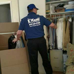 Packing and Moving Your Wardrobe